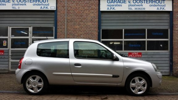 Renault Clio - 1.4-16V COMFORT - 1