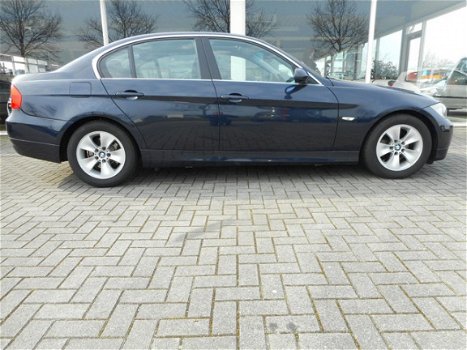 BMW 3-serie - E90 Automaat 2.5 177 pk .54700 km - 1