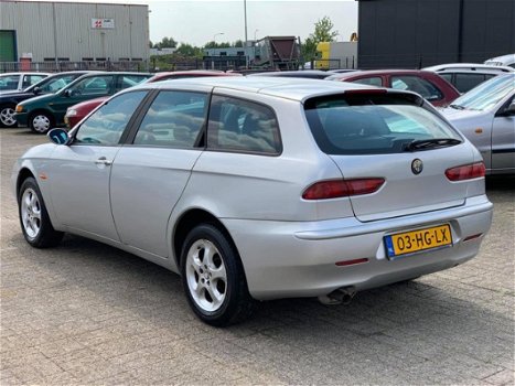 Alfa Romeo 156 Sportwagon - 1.8-16V T.Spark Lusso Peter Mulder JR Emmer-Compascuum - 1