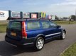 Volvo V70 Cross Country - 2.4 T Ocean Race ZWART LEER NAP NWE APK HANDBAK - 1 - Thumbnail