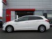 Hyundai i30 Wagon - 1.6 CRDi i-Motion + trekhaak - 1 - Thumbnail