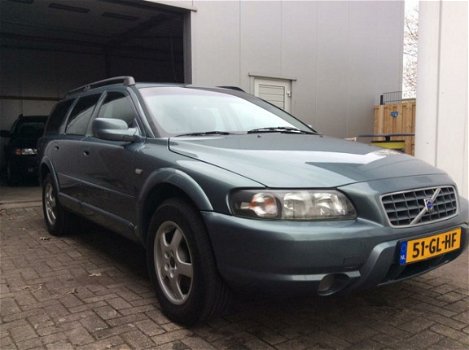 Volvo V70 Cross Country - 2.4 T Comfort Line YOUNGTIMER NAP APK TREKHAAK LEER - 1