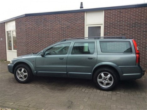 Volvo V70 Cross Country - 2.4 T Comfort Line YOUNGTIMER NAP APK TREKHAAK LEER - 1