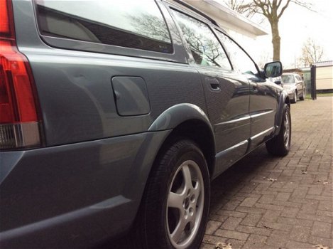 Volvo V70 Cross Country - 2.4 T Comfort Line YOUNGTIMER NAP APK TREKHAAK LEER - 1