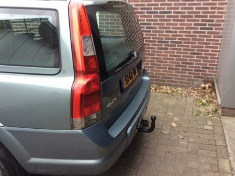 Volvo V70 Cross Country - 2.4 T Comfort Line YOUNGTIMER NAP APK TREKHAAK LEER - 1