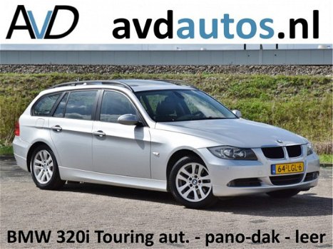 BMW 3-serie Touring - APK 14-06-2020 320i Executive automaat / navigatie / panoramadak / zwart leder - 1