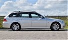 BMW 3-serie Touring - APK 14-06-2020 320i Executive automaat / navigatie / panoramadak / zwart leder - 1 - Thumbnail