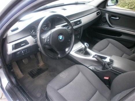 BMW 3-serie Touring - 318d Business Line - 1