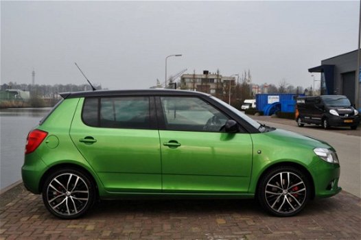 Skoda Fabia - 1.4 TSI RS Rally Green 17