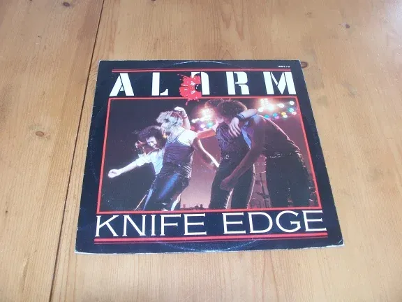 THE ALARM KNIFE EDGE - nr. 1