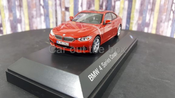 BMW 4 Series Coupe rood 1:43 Dealermodel - 2