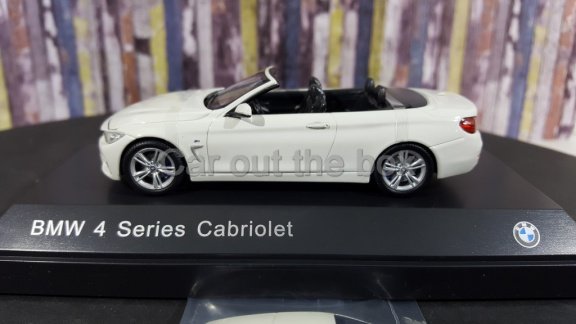 BMW 4 Series Cabriolet wit 1:43 Dealermodel - 2