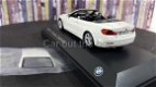 BMW 4 Series Cabriolet wit 1:43 Dealermodel - 4 - Thumbnail