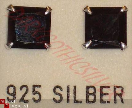 Oorstekertjes met zwarte onyxsteen Msi661 - 1