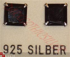 Oorstekertjes met zwarte onyxsteen Msi661