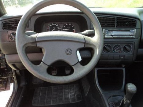 Volkswagen Golf Cabriolet - 1.8 75pk Apk 12-18 - 1