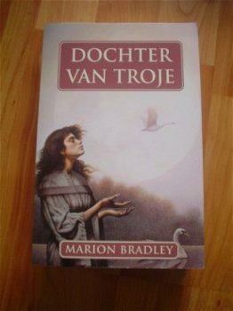 Dochter van Troje door Marion Bradley - 1