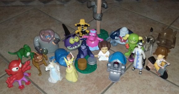 35 Happy Meal figuren - nr. 1