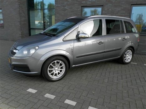 Opel Zafira - 1.6 Essentia - 1