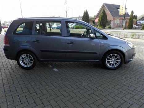 Opel Zafira - 1.6 Essentia - 1