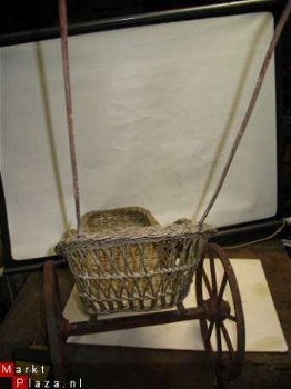 Antieke rieten poppenwagen rond 1860 geen copie . - 5