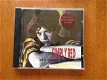 Simply Red - Picture Book - 0 - Thumbnail