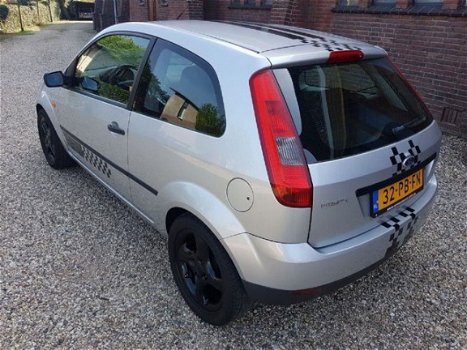 Ford Fiesta - 1.3 Style leuke auto met sportieve looks - 1