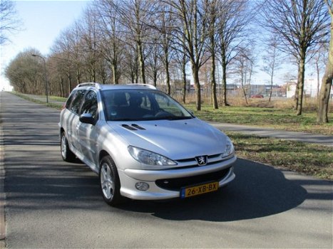 Peugeot 206 SW - 1.6-16V Quiksilver BJ 07, Airco, NW APK - 1