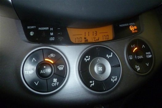 Toyota RAV4 - 2.0 VVTi X-Style Navigator - 1