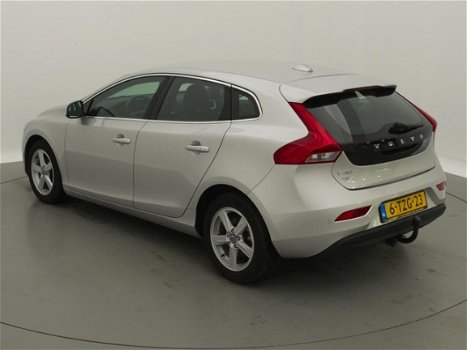 Volvo V40 - 1.6 D2 Summum / airco-ecc / cruise / navi / trekha ak / pdc - 1