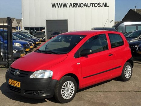 Volkswagen Fox - 1.2 TRENDLINE, STUURBEKRACHTIGING, ELEK-RAMEN, CENT-VERGRENDELING, RADIO-CD, AIRBAG - 1