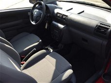 Volkswagen Fox - 1.2 TRENDLINE, STUURBEKRACHTIGING, ELEK-RAMEN, CENT-VERGRENDELING, RADIO-CD, AIRBAG