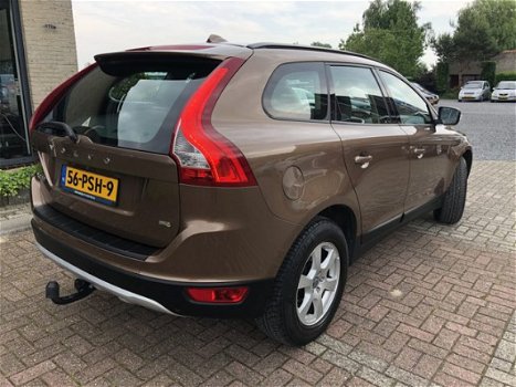 Volvo XC60 - 2.4D 175PK FWD KINETIC Navigatie / Trekhaak - 1