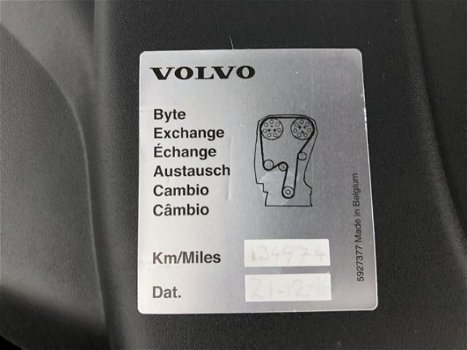Volvo XC60 - 2.4D 175PK FWD KINETIC Navigatie / Trekhaak - 1