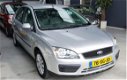 Ford Focus - 1.6-16V Trend Automaat, Airco, Cruise, Trekhaak - 1 - Thumbnail