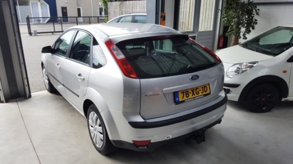 Ford Focus - 1.6-16V Trend Automaat, Airco, Cruise, Trekhaak - 1