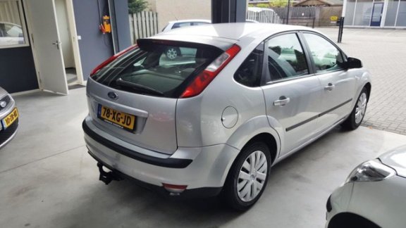 Ford Focus - 1.6-16V Trend Automaat, Airco, Cruise, Trekhaak - 1