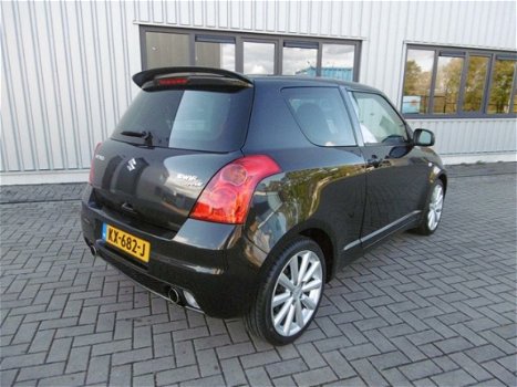 Suzuki Swift - 1.6 Sport 125PK Zwart Airco Navigatie - 1