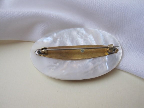 Broche antiek Art Nouveau parelmoer met koperen versiering 6.4x4.0 cm - Afbeelding 2