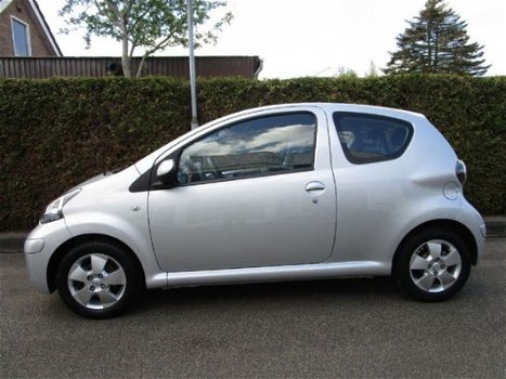 Toyota Aygo - 1.0 12v AUTOMAAT - AIRCO - 70.000 KM - 1