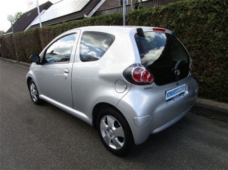 Toyota Aygo - 1.0 12v AUTOMAAT - AIRCO - 70.000 KM - 1