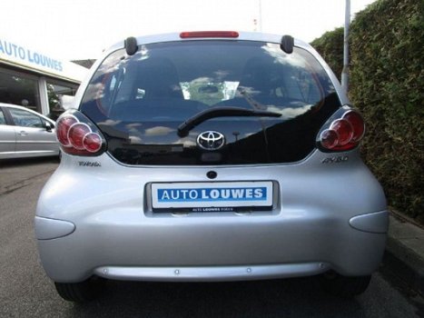 Toyota Aygo - 1.0 12v AUTOMAAT - AIRCO - 70.000 KM - 1