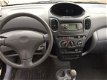 Toyota Yaris - 1.3-16V VVT-i Luna - 1 - Thumbnail