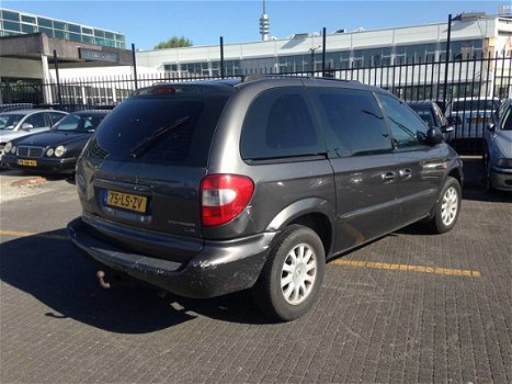 Chrysler Voyager - 3.3 I - 1