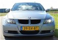 BMW 3-serie - 320i High Executive / NAVI / XENON / CRUISE / 1STE EIG - 1 - Thumbnail