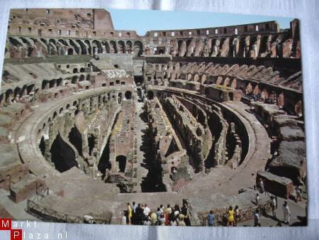 Nieuwe ansichtkaart uit Rome - binnenkant van het Colosseum - 1