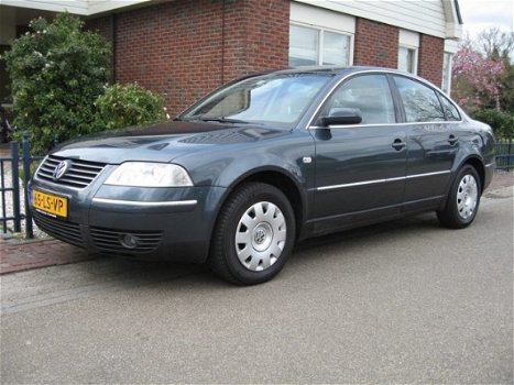 Volkswagen Passat - 1.9 TDI H5 Comfortline - 1