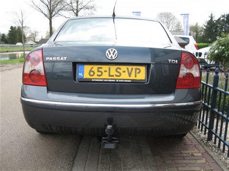 Volkswagen Passat - 1.9 TDI H5 Comfortline - 1