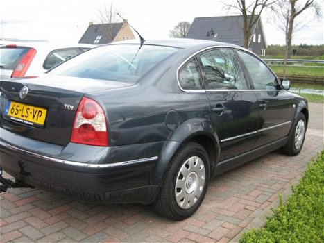 Volkswagen Passat - 1.9 TDI H5 Comfortline - 1