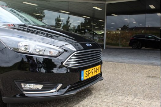 Ford Focus - 1.0 TITANIUM, Navi, Cruise & climate control Navigatie, Cruise control, climate control - 1